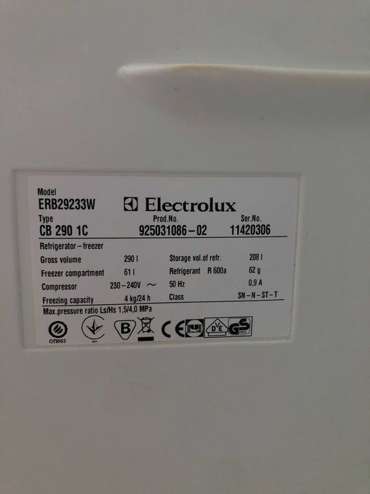 Półka na nabiał z pokrywą drzwiowa do lodówki Electrolux