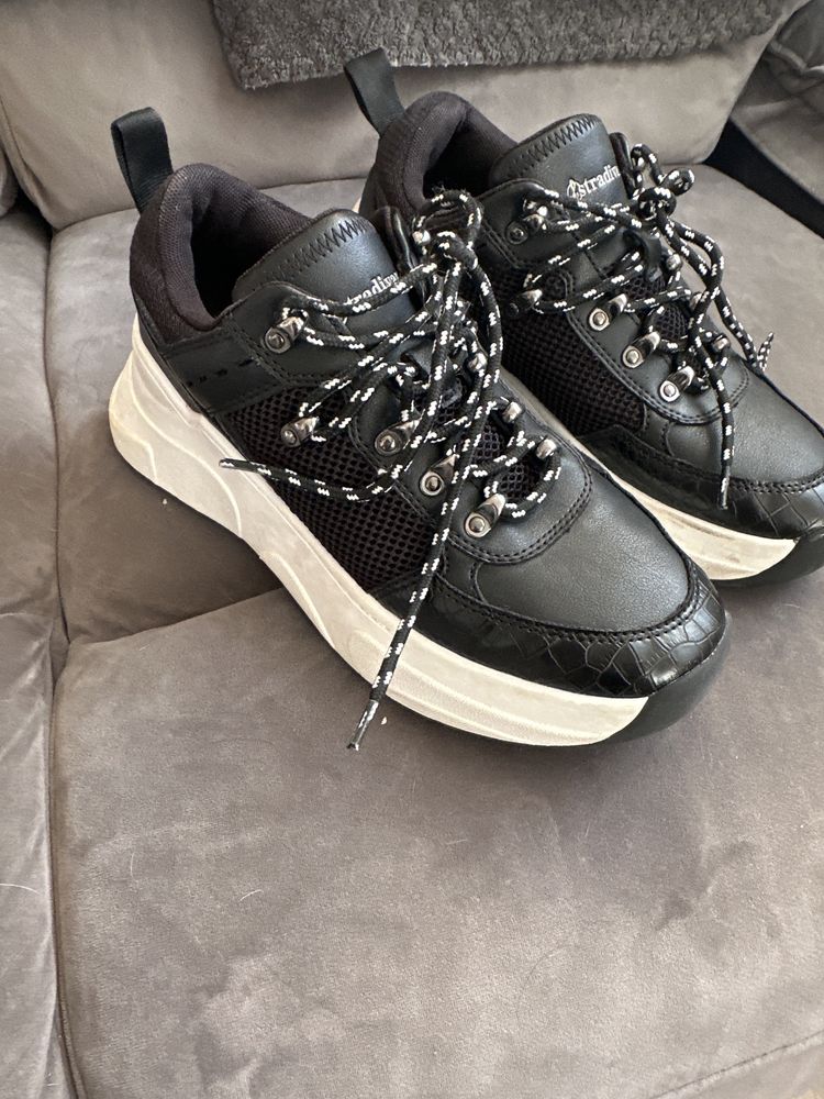 Stradiwarius 37 sportowe