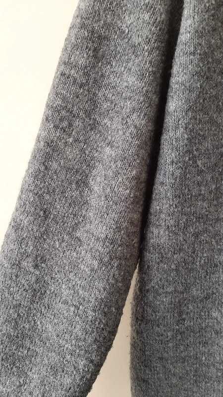 Sweter z dekoltem V H&M rozmiar XS oversize