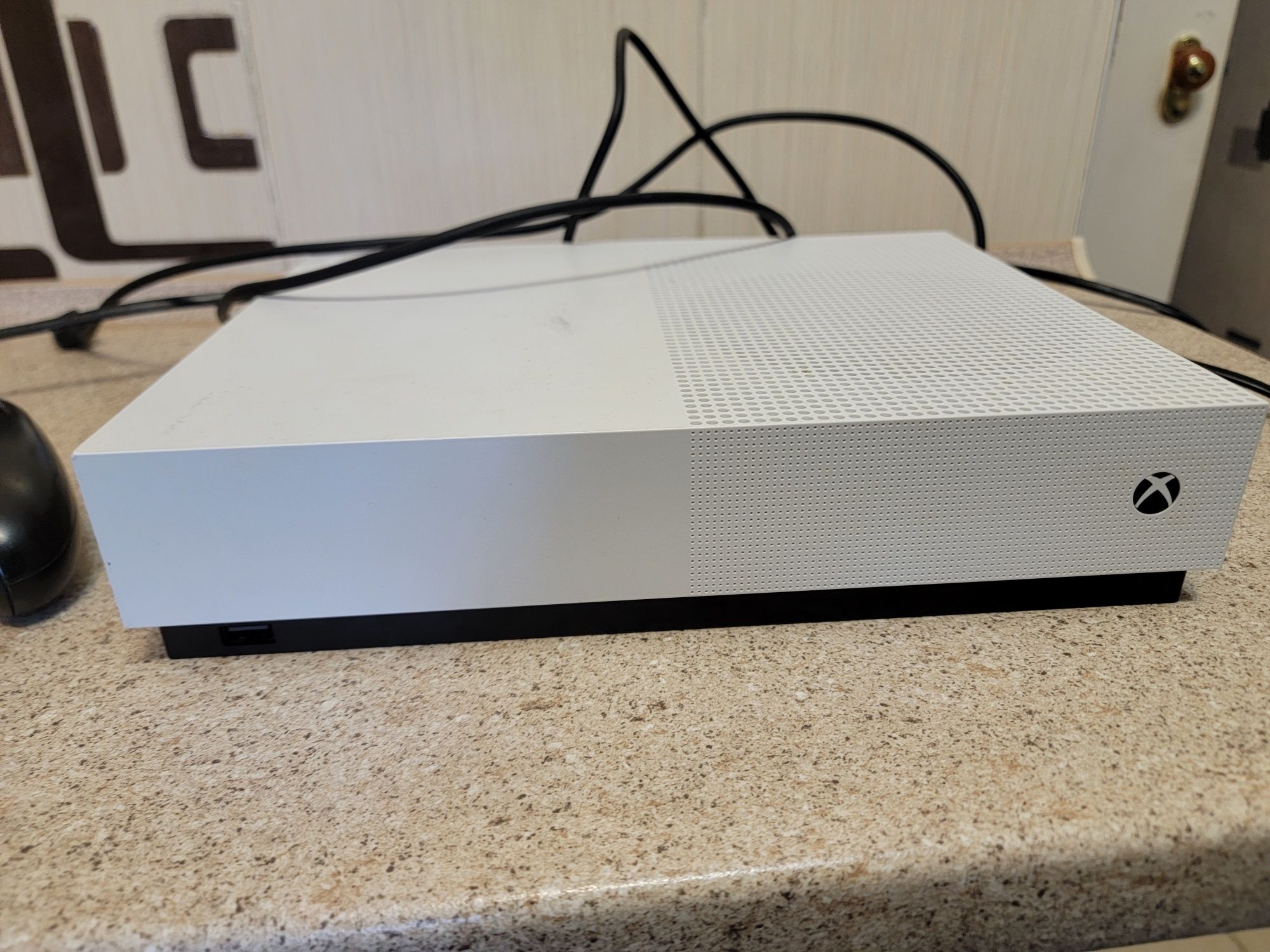 Microsoft Xbox One S Digital Edition 1 TB