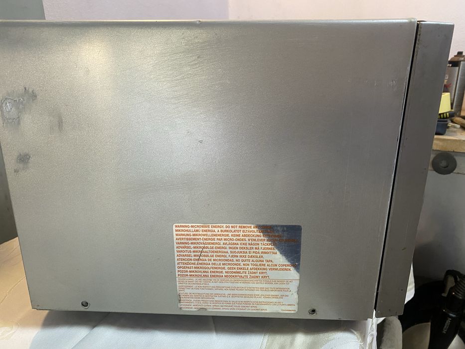 Мікрохвильова піч SHARP R-763. Б/в