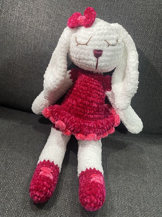 Coelhinha de veludo Amigurumi