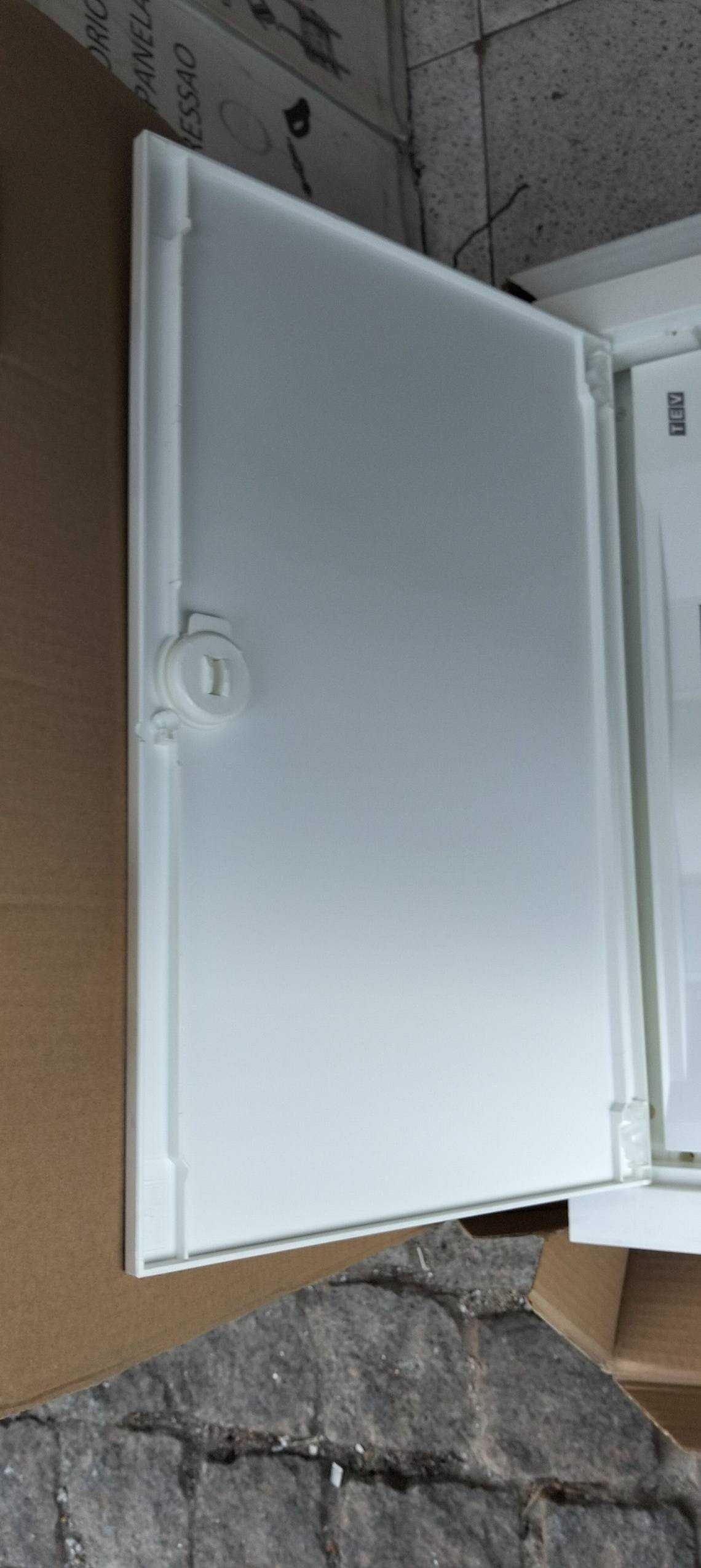 Quadro parcial de embutir
