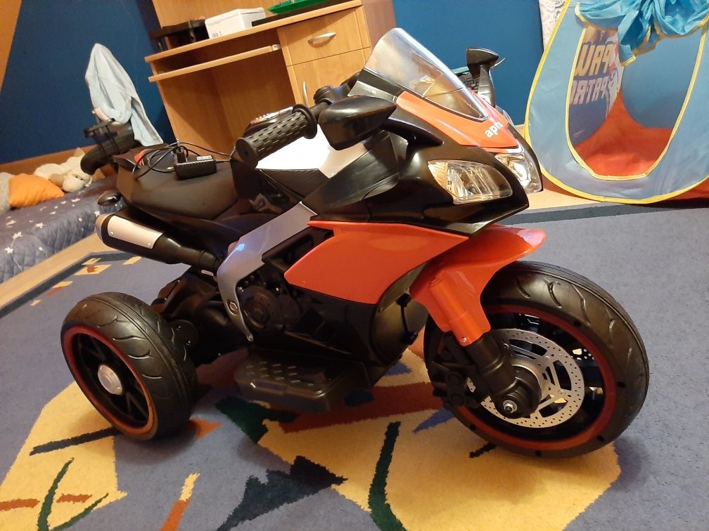 Motocykl dla dziecka trzykolowiec na akumulator quad