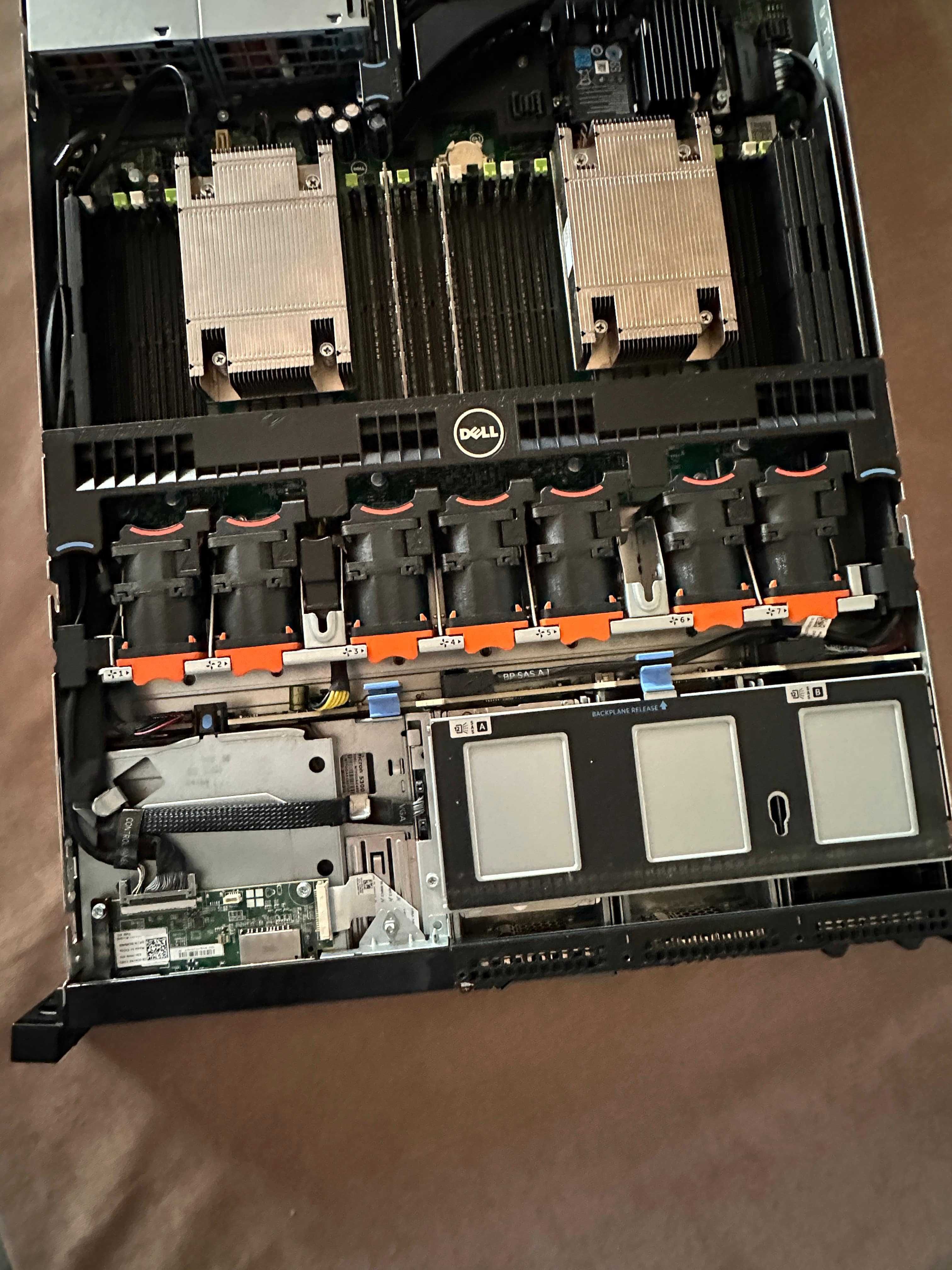 Serwer PowerEdge Dell R630 2x E5-2643 v4 64GB 2x128GB SSD 2x495W