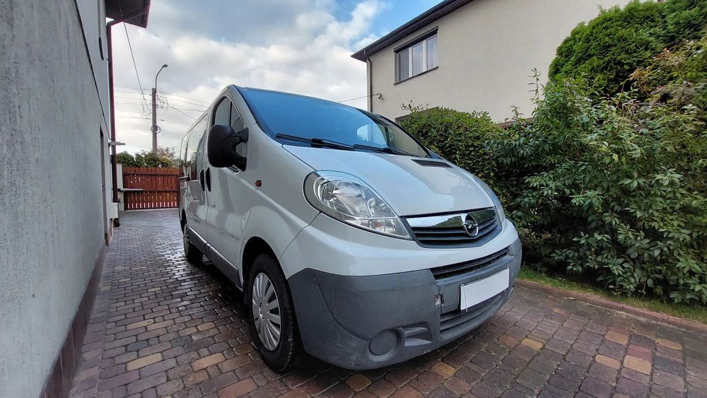 Opel Vivaro 2.0d 115KM 9_OSOBOWY_9_Miejsc L1H1 Niski_Przebieg_Z_Austrii
