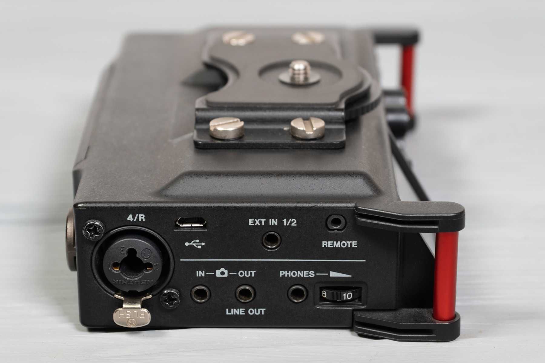 Цифровий рекордер Tascam DR-70D