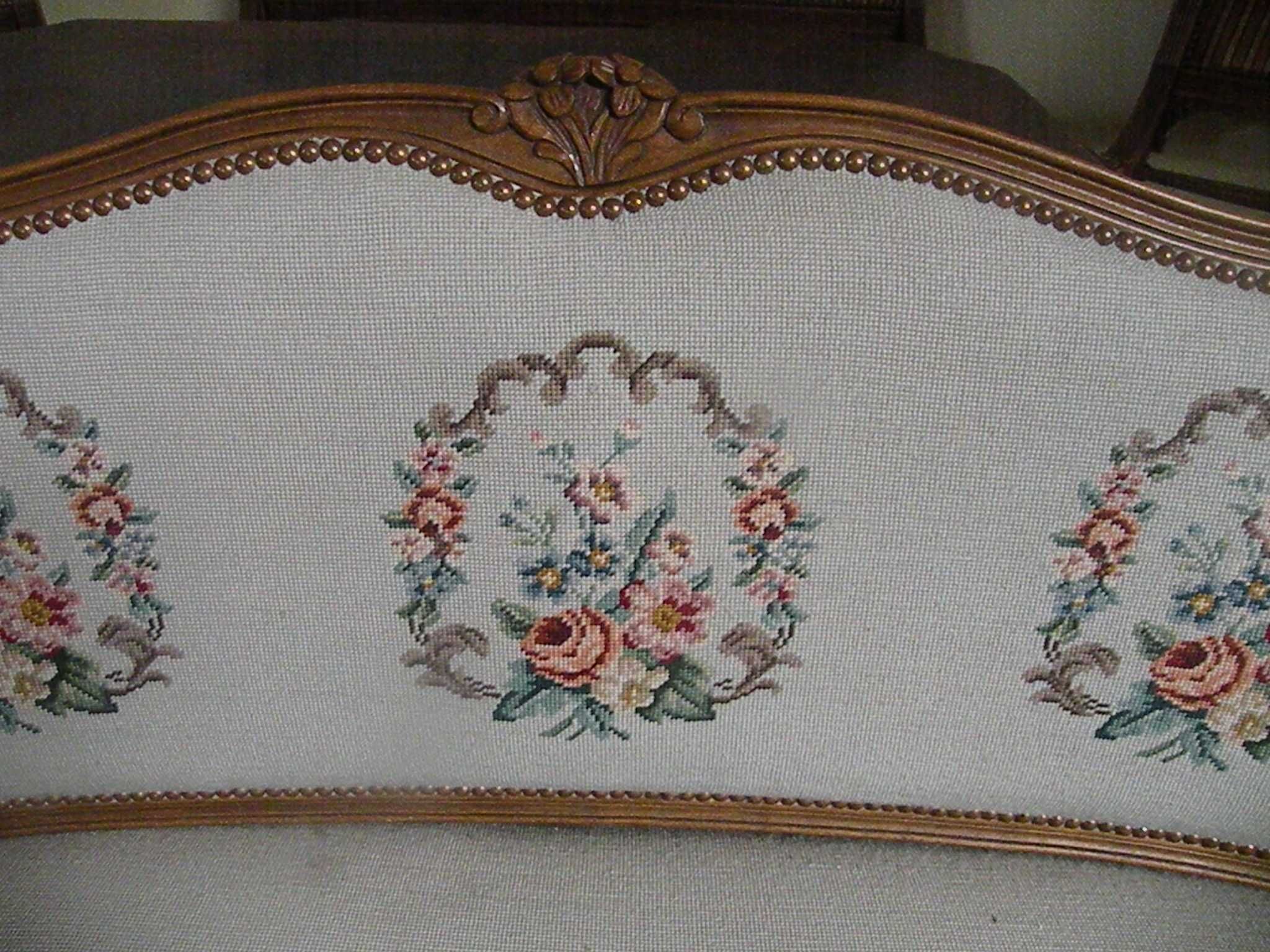 Sofa w Stylu Ludwika Gobelin