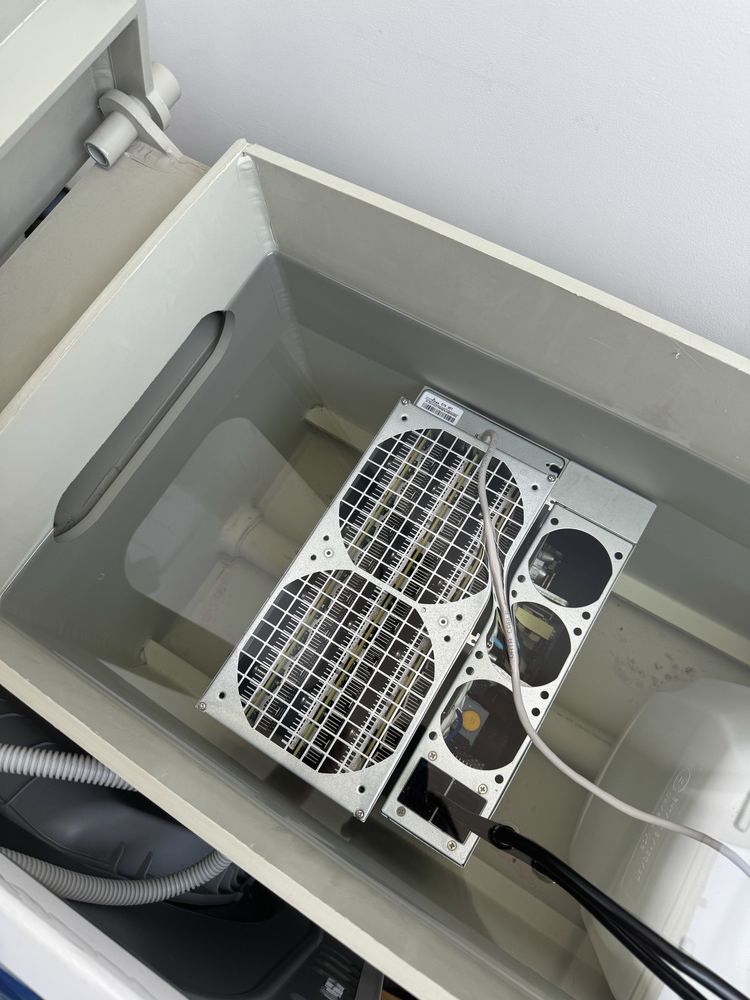 Асік Antminer S19 95 Th+імерсійне охолодження