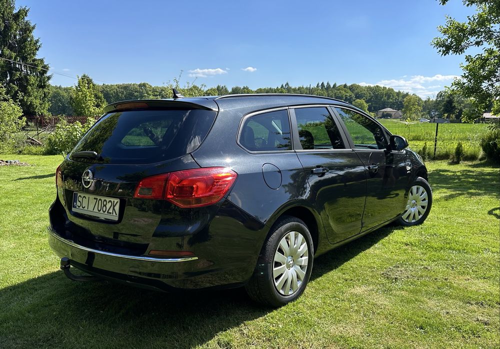Opel Astra J kombi 1.4 turbo z nowym gazem plus hak