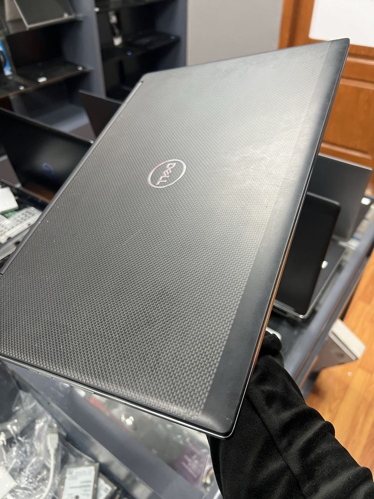 Ноутбук-станция Dell 7730 с огромным экраном