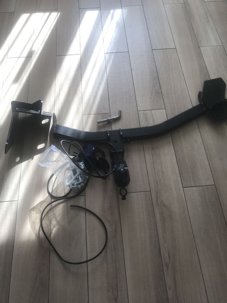 Продам фаркоп на Hundai Santa Fe sport