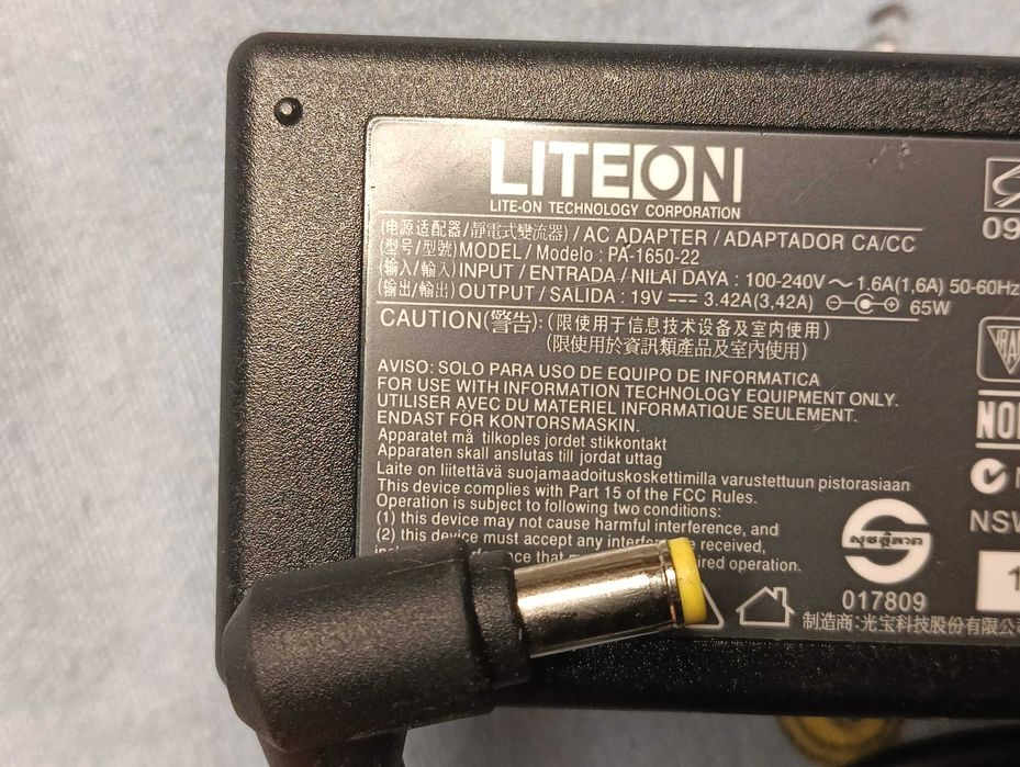 Блок живлення питания зарядне до ноутбука Acer 19V 3.42A (5.5×1.7mm)