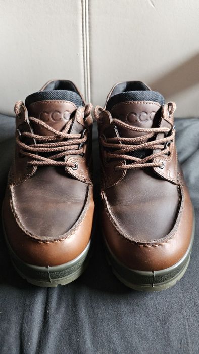 Sapatos Ecco Track 25 novos