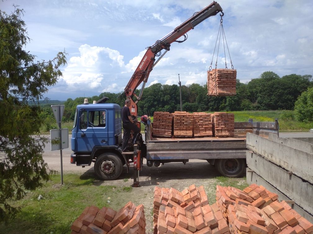 Цегла пісок щебінь камінь газоблок шлакоблоки доставка маніпулятором .