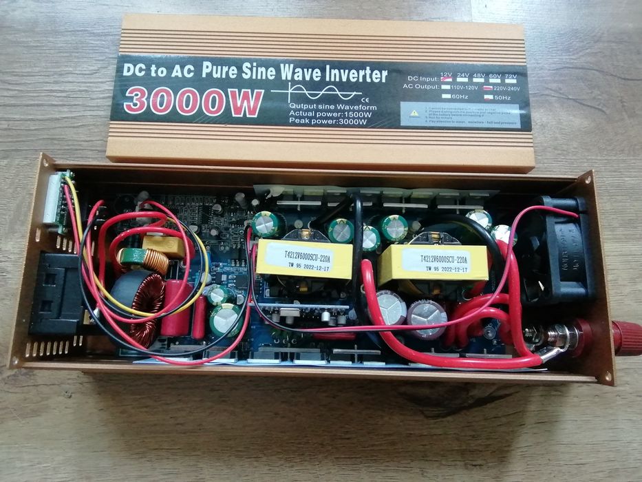 Інвертор, перетворювач напруги 12-220