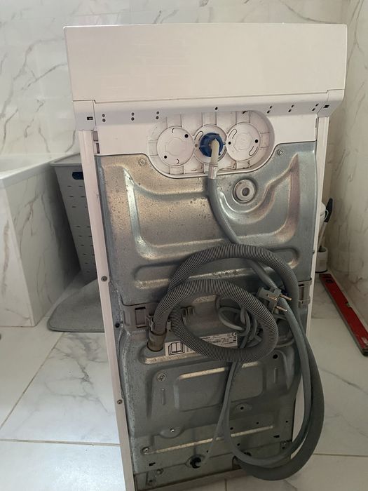 Продається вертикальна пральна машинка Electrolux на 6 кг.