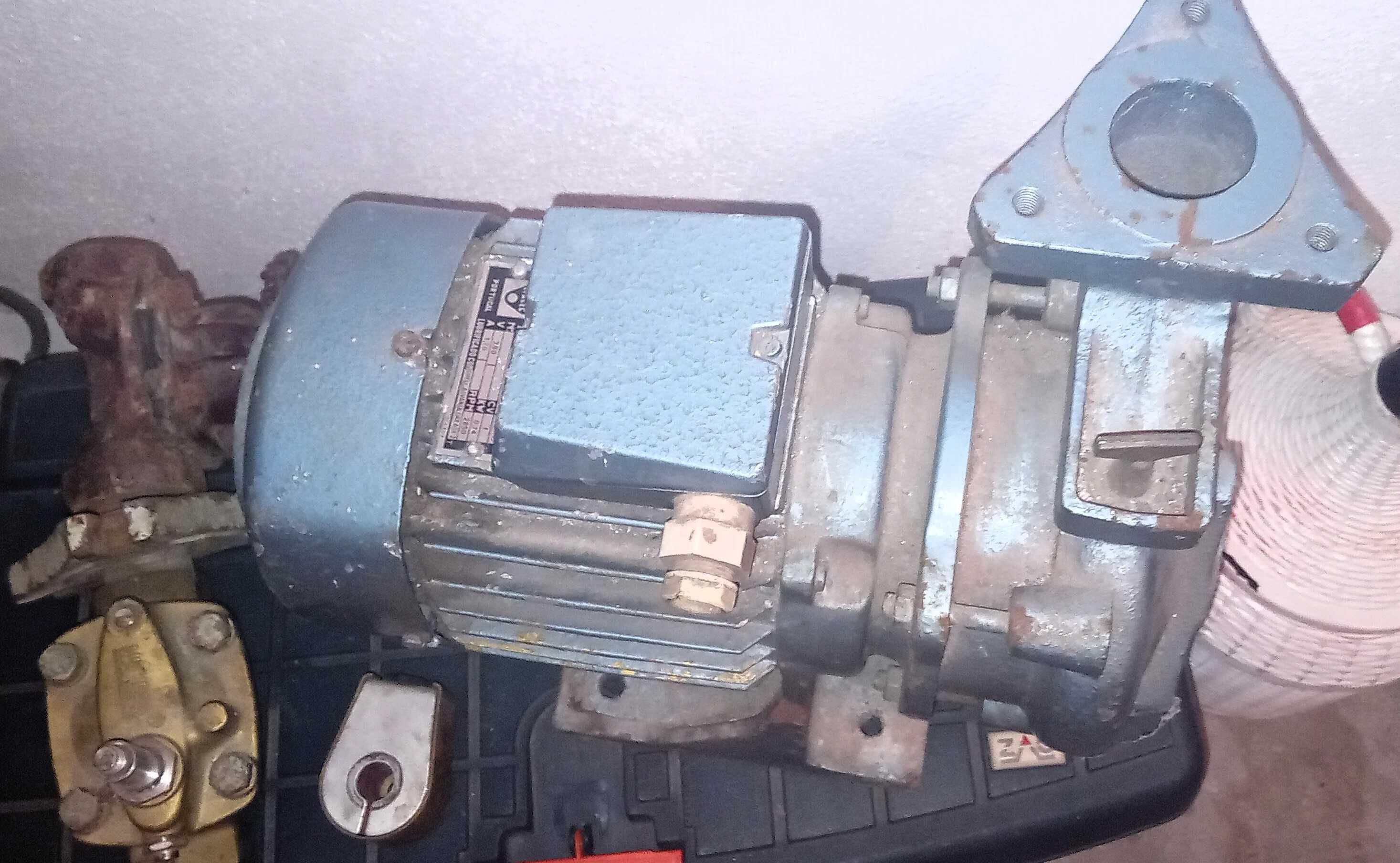 Motor Trifásico - Efacec