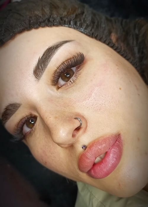 Наращивание ресниц