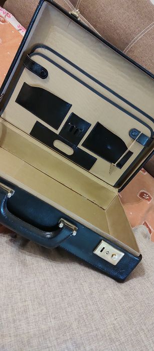 Дипломат, шкіряний, тривожна валізка для документів