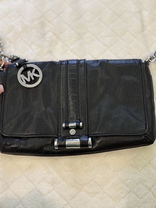 Чорна кожана сумка Michael Kors