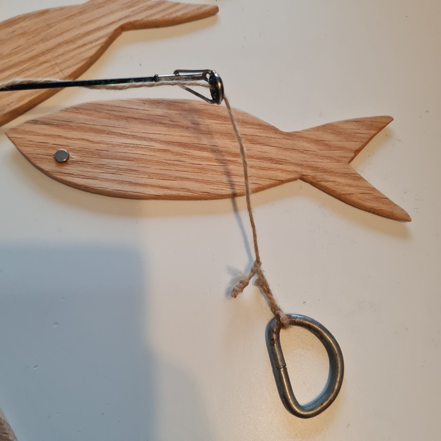 Drewniane rybki dla dzieci, gra Łowienie rybek, Montessori DIY