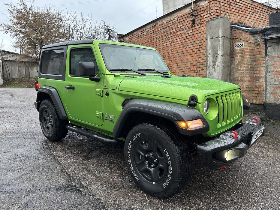 Jeep Wrangler Sport edition в ідеальному стані
