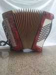 Acordeao hohner 3 carreiras com saco novo