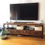 Móvel de TV estilo industrial
