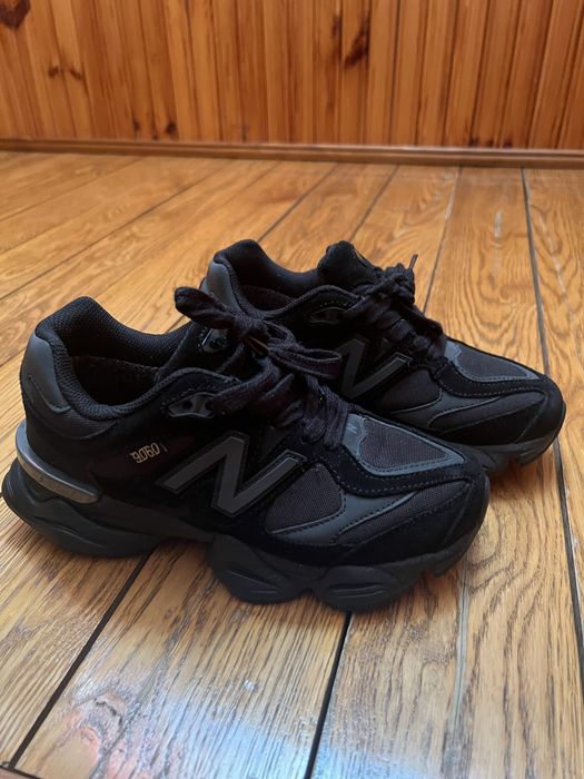 Продам кросівки трендові 2025