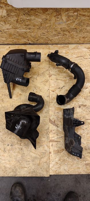 Renault Trafic III Vivaro B NV300 Talent obudowa filtra powietrza dolt