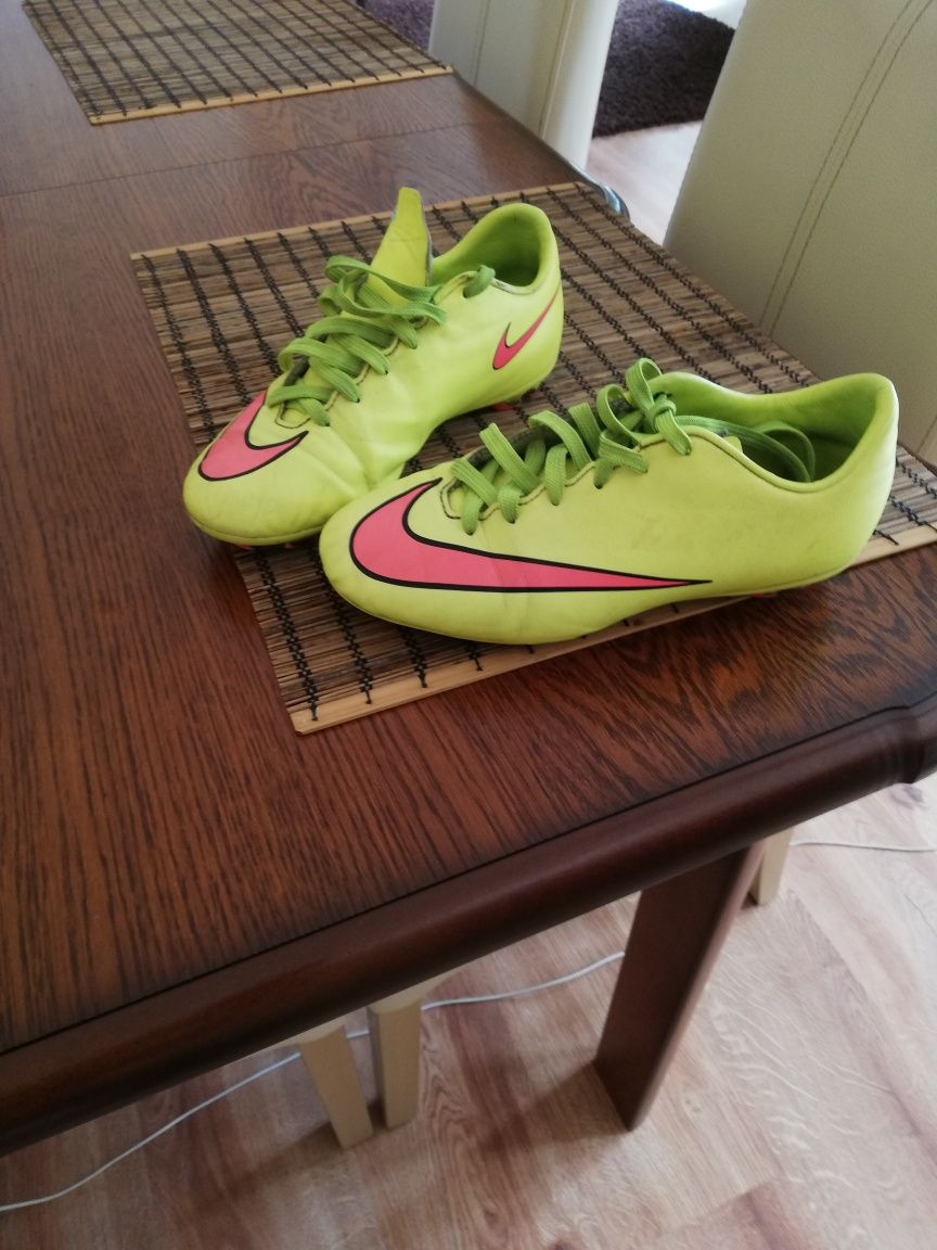 Korki dziecięce Nike Mercurial