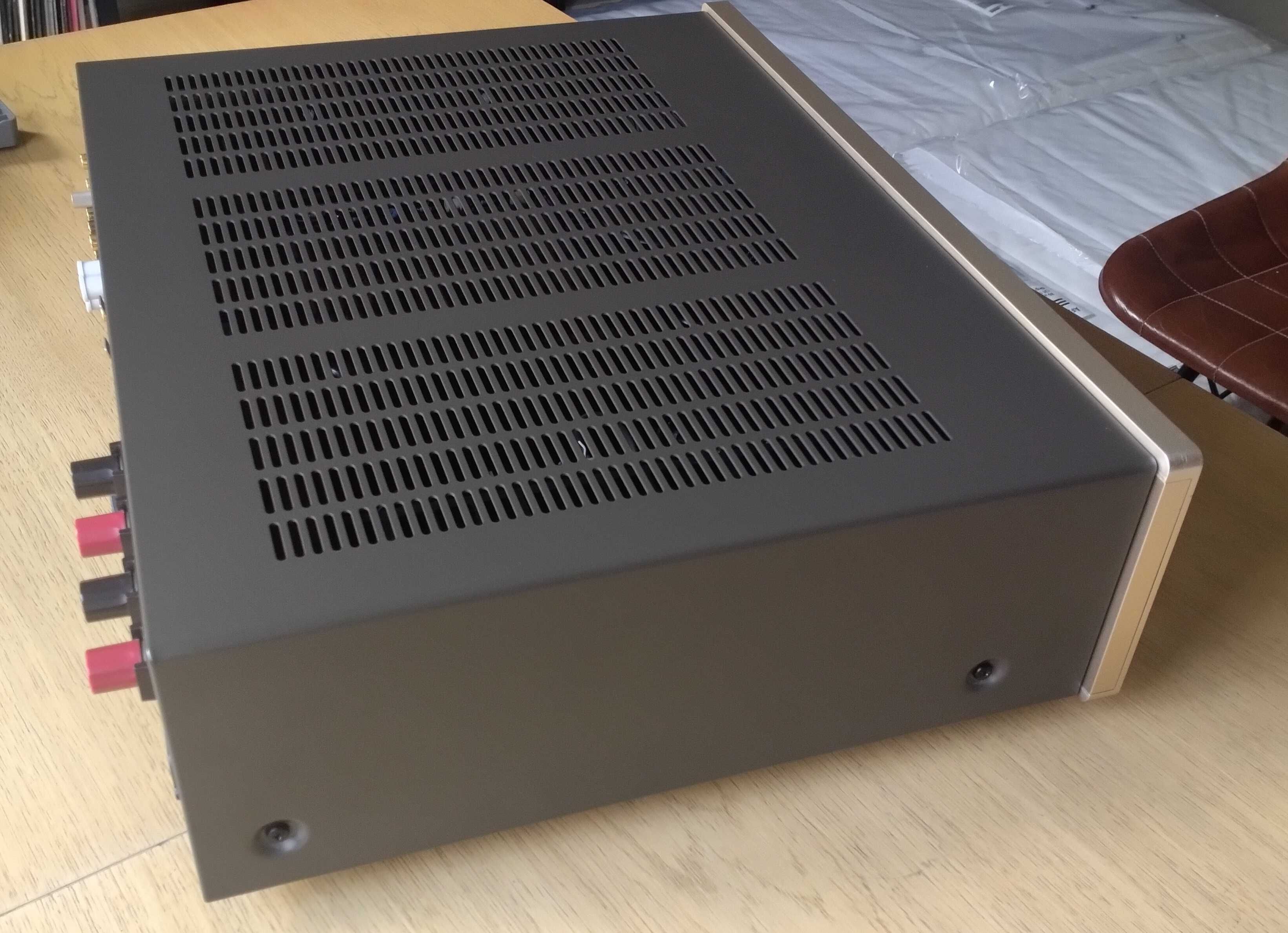 Wzmacniacz Accuphase E-210 wersja EU z pilotem!