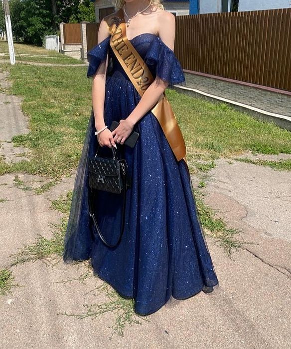 Випускне плаття.