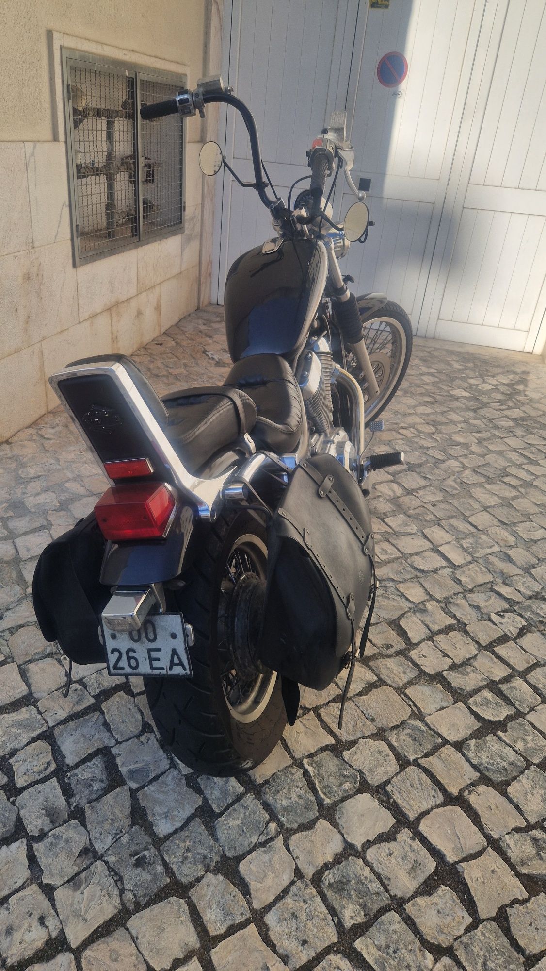 Suzuki intruder vs 800 chopper