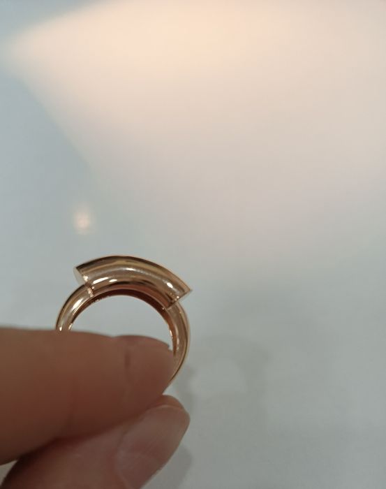 Золота каблучка 17.5 розмір