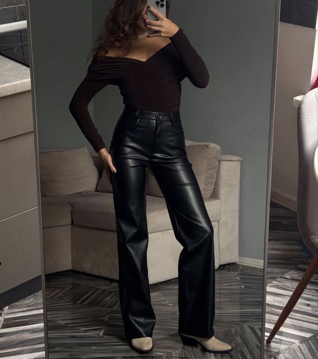 Шкіряни чорні брюки