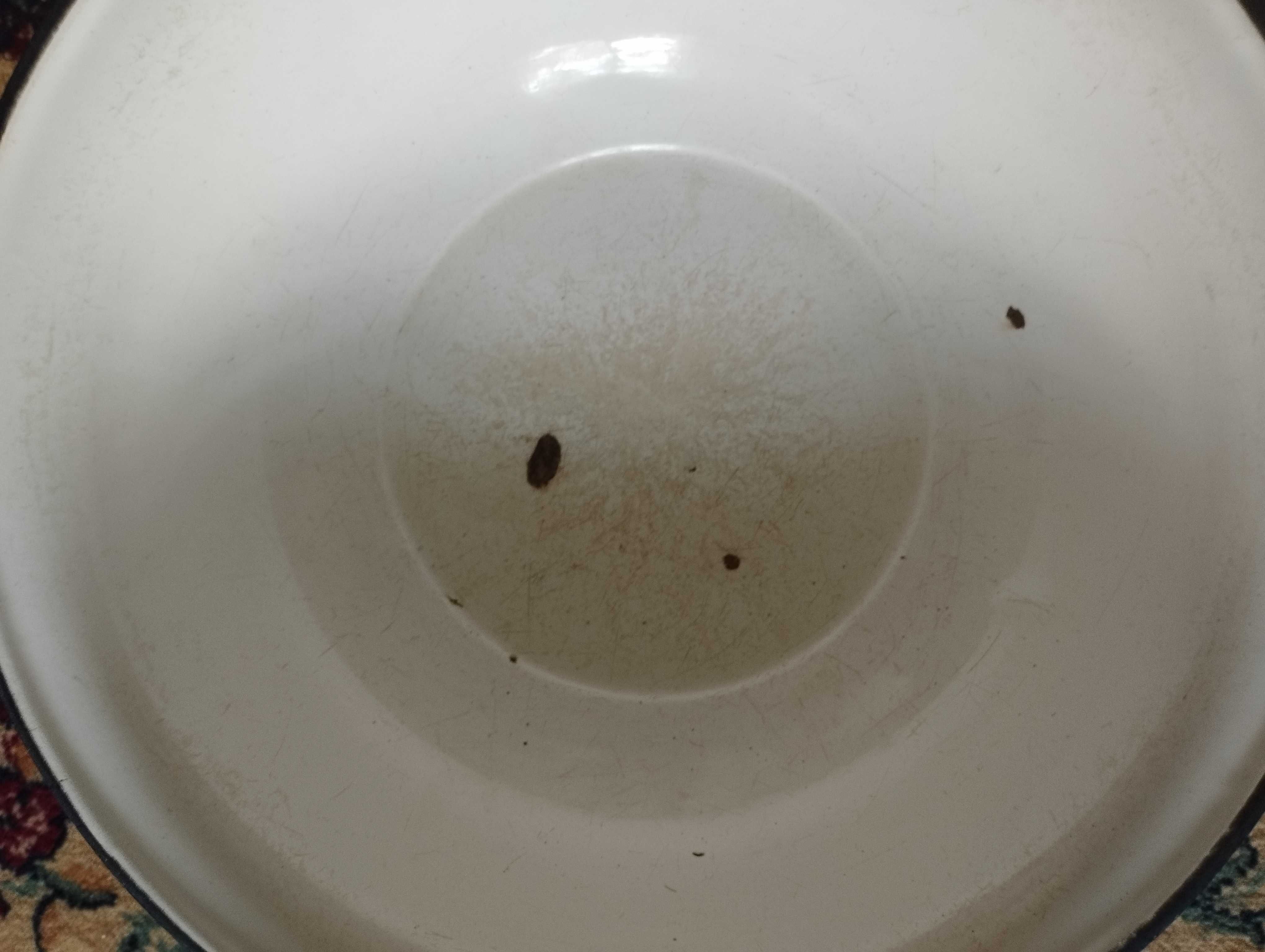 Miski emaliowane stare średnica 36 i 34 cm