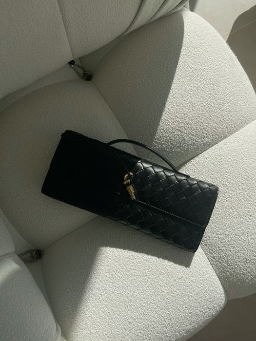 Плетена сумка клатч під bottega veneta