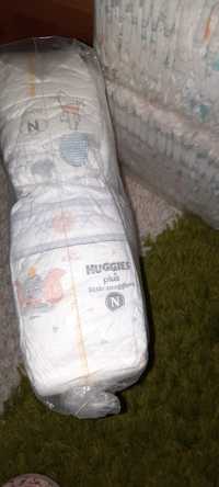 Підгузники huggies plus 0 nb для немовлят
