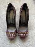 Sapatos Zilian com tachas