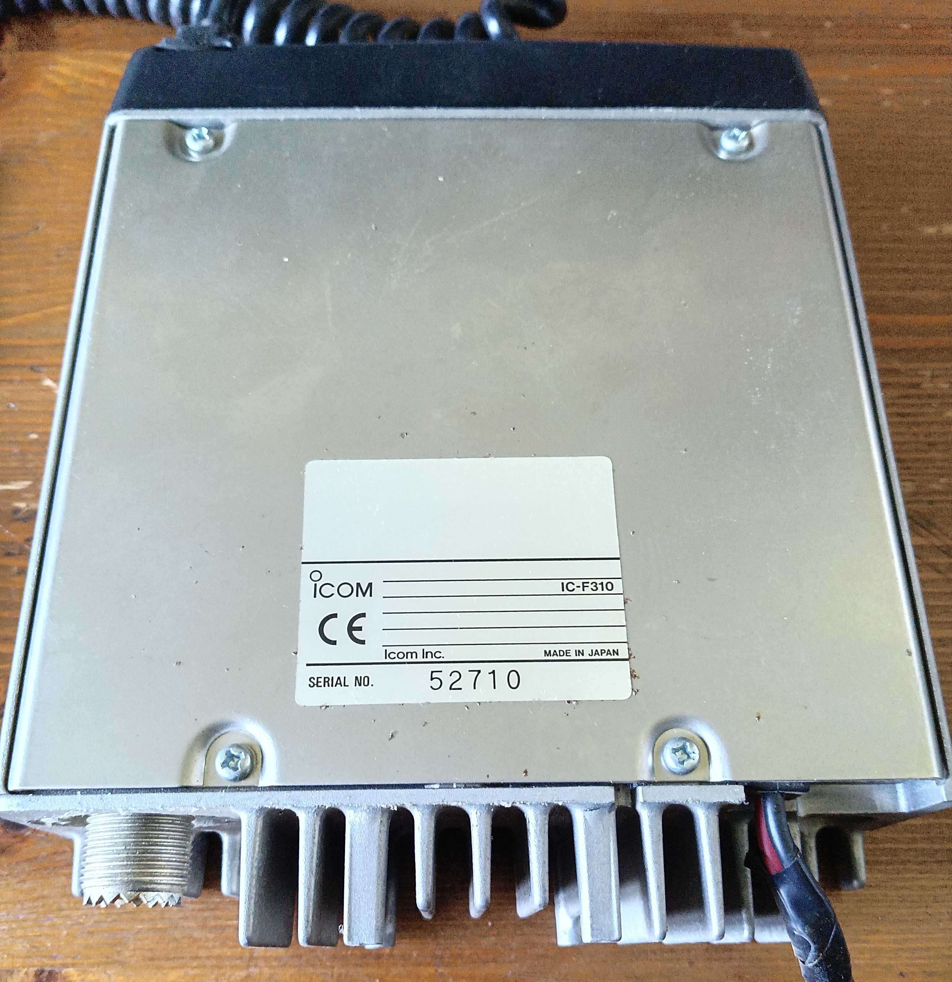 Radiotelefon Icom IC-F310.