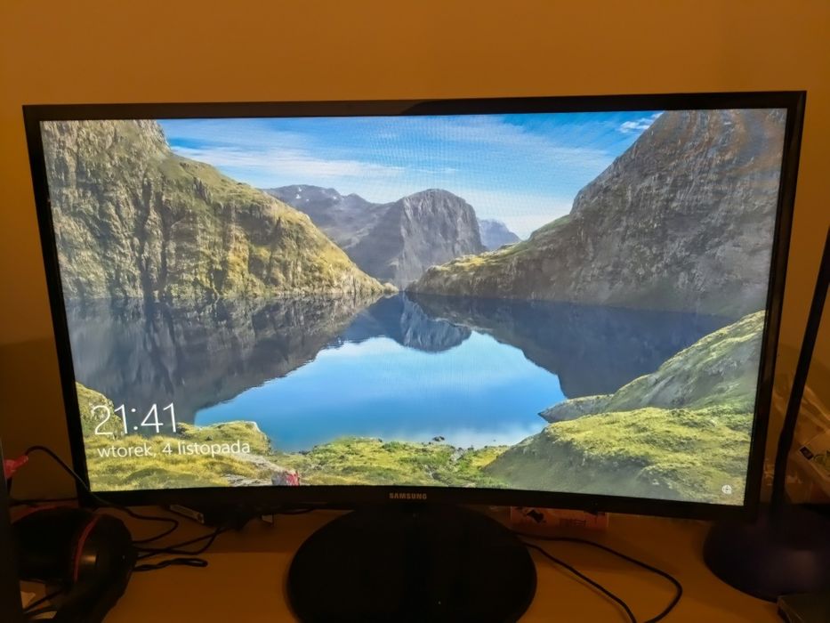 Monitor Samsung C27F390FHU, zakrzywiony, curved