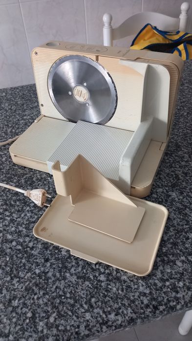 Maquina cortar fiambre  , queijo , mortandela ,