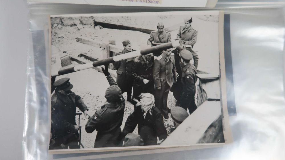 Original Vintage Associated Press Photo, cada