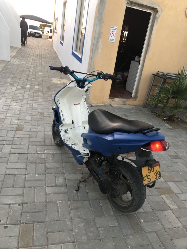 Vendo scooter…………