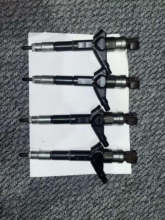 Продаю Паливна форсунка Denso з номером деталі 16600 8H800