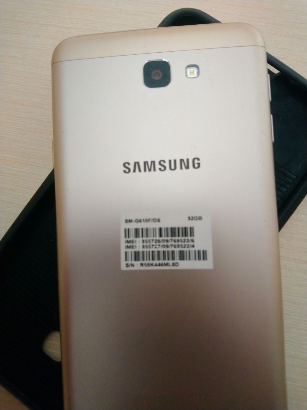 Телефон Samsung J7, A7