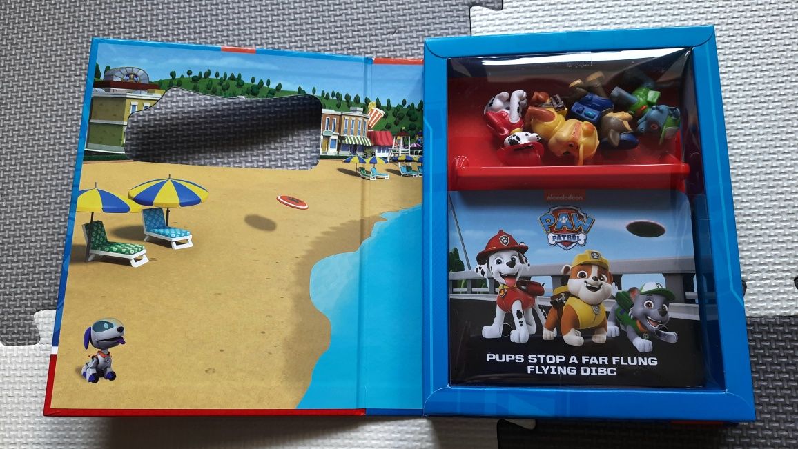 NOWA Paw Patrol Tattle Tales książeczka z figurkami po angielsku