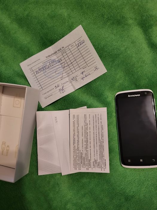 Телефон Lenovo S820